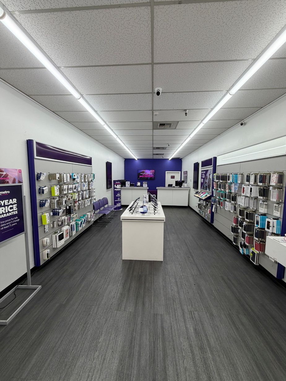 Metro by T-Mobile 3164 Northeast Sunset Boulevard - 3164 Northeast Sunset Boulevard 