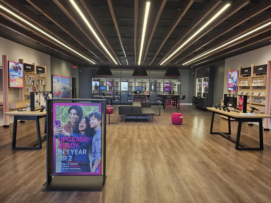  Interior photo of T-Mobile Store at Montana Bldg & Montana Ave, El Paso, TX 