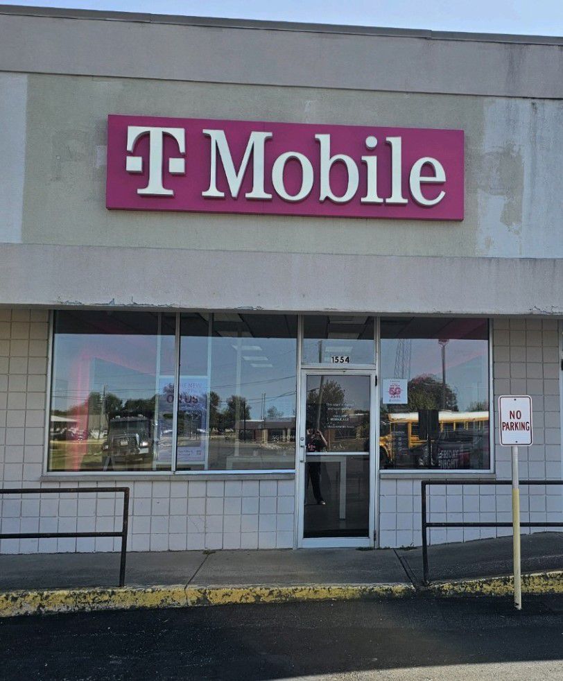 Exterior photo of T-Mobile Store at N Main St & E 16th St, Rushville, IN