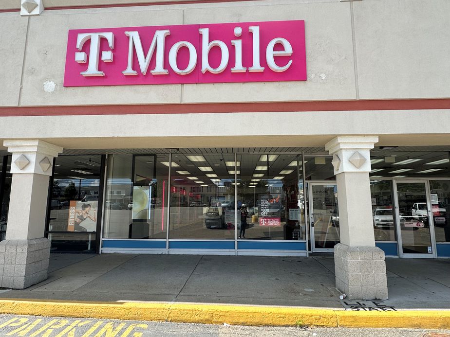 Exterior photo of T-Mobile Store at River City Plaza, Waltham, MA