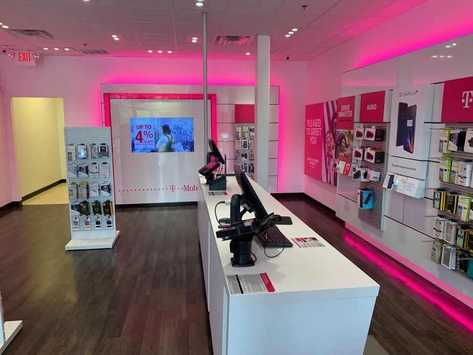  Interior photo of T-Mobile Store at N Anderson & Indian Lakes Blvd, Hendersonville, TN 