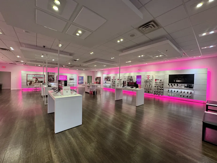  Interior photo of T-Mobile Store at Penn & I-494, Bloomington, MN 
