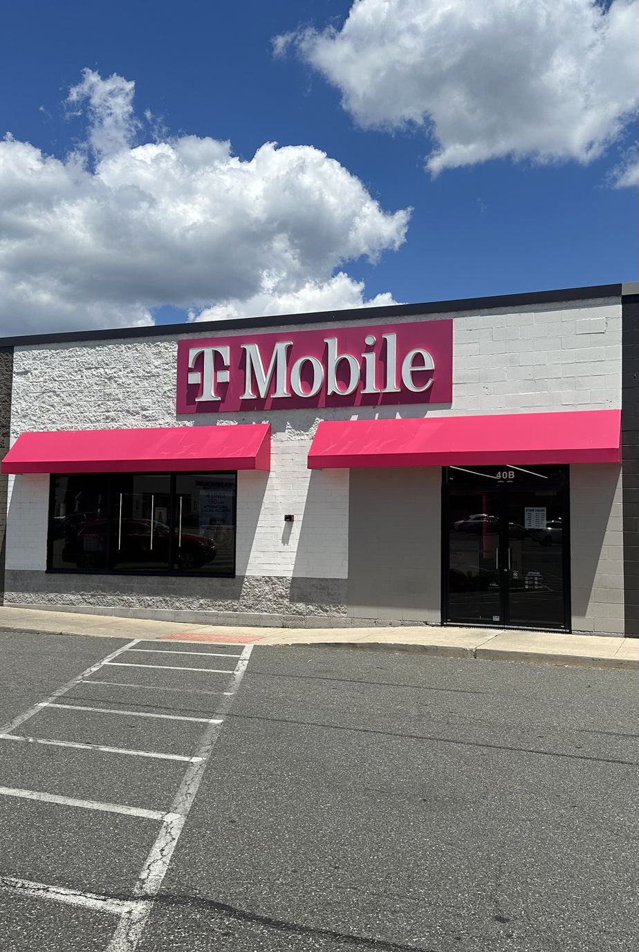 Exterior photo of T-Mobile Store at Eagle Plaza, Voorhees, NJ