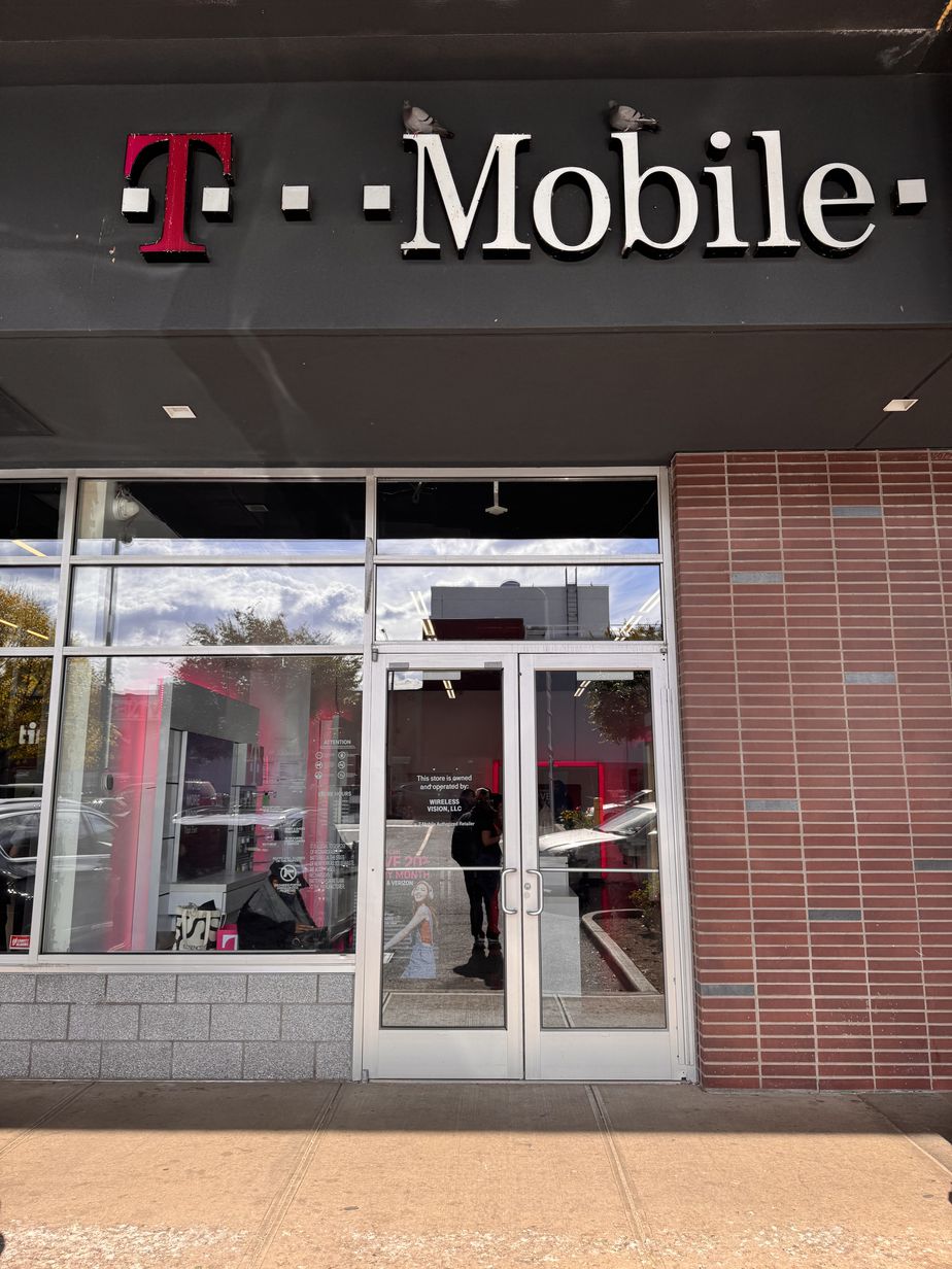 Exterior photo of T-Mobile Store at Broadway & 237th St, Bronx, NY