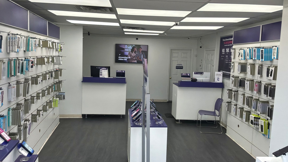 Metro by T-Mobile 3630 E Rosedale St - 3630 E Rosedale St 