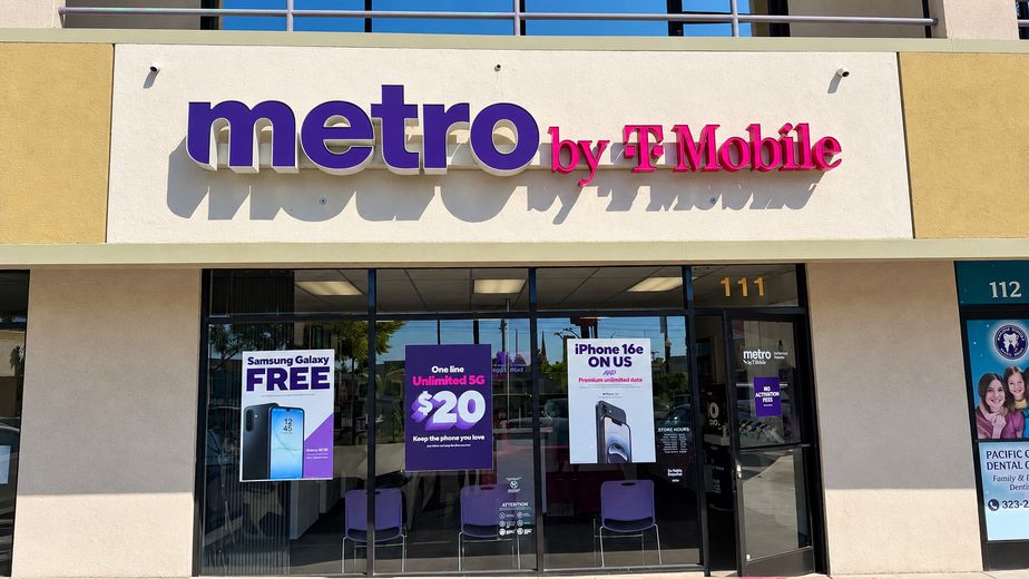 Metro by T-Mobile 5161 Pomona Blvd - 5161 Pomona Blvd 