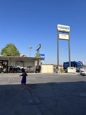 Image gallery for 7-Eleven