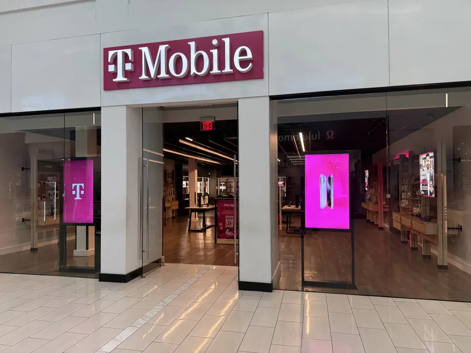  Exterior photo of T-Mobile Store at Florida Mall, Orlando, FL 