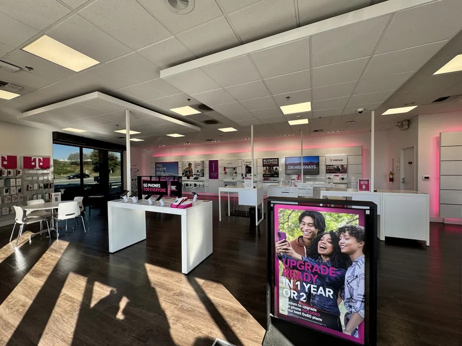  Interior photo of T-Mobile Store at California & Real Road, Bakersfield, CA 