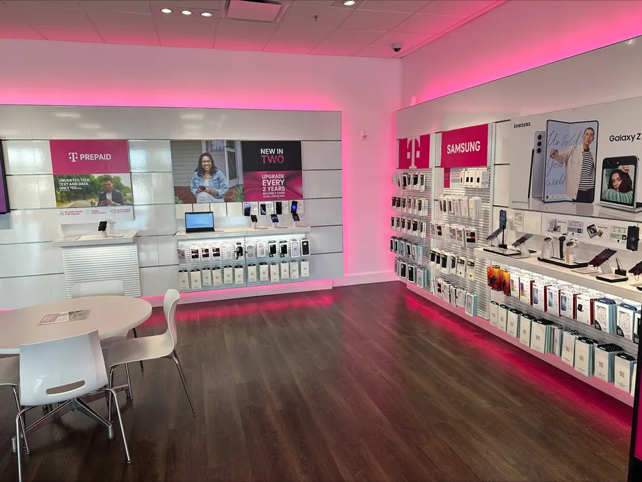 Interior photo of T-Mobile Store at Lee Vista Promenade, Orlando, FL