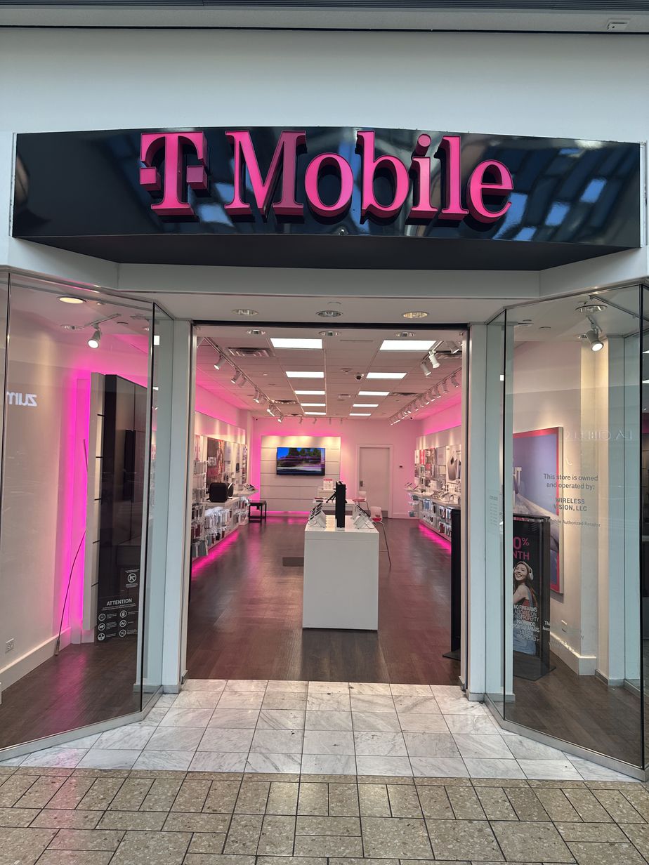 Exterior photo of T-Mobile Store at Cherry Creek Mall, Denver, CO