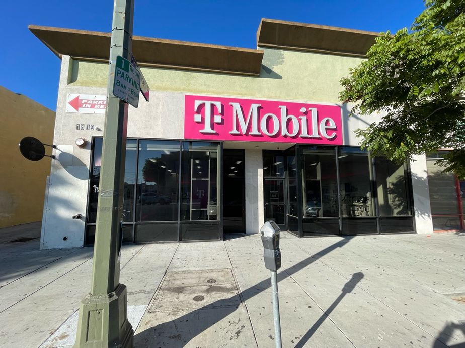 Exterior photo of T-Mobile Store at Pico Blvd & Union, Los Angeles, CA