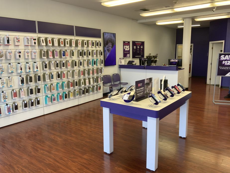 Metro by T-Mobile 161 NE Garden Valley Blvd 117 - 161 NE Garden Valley Blvd 117