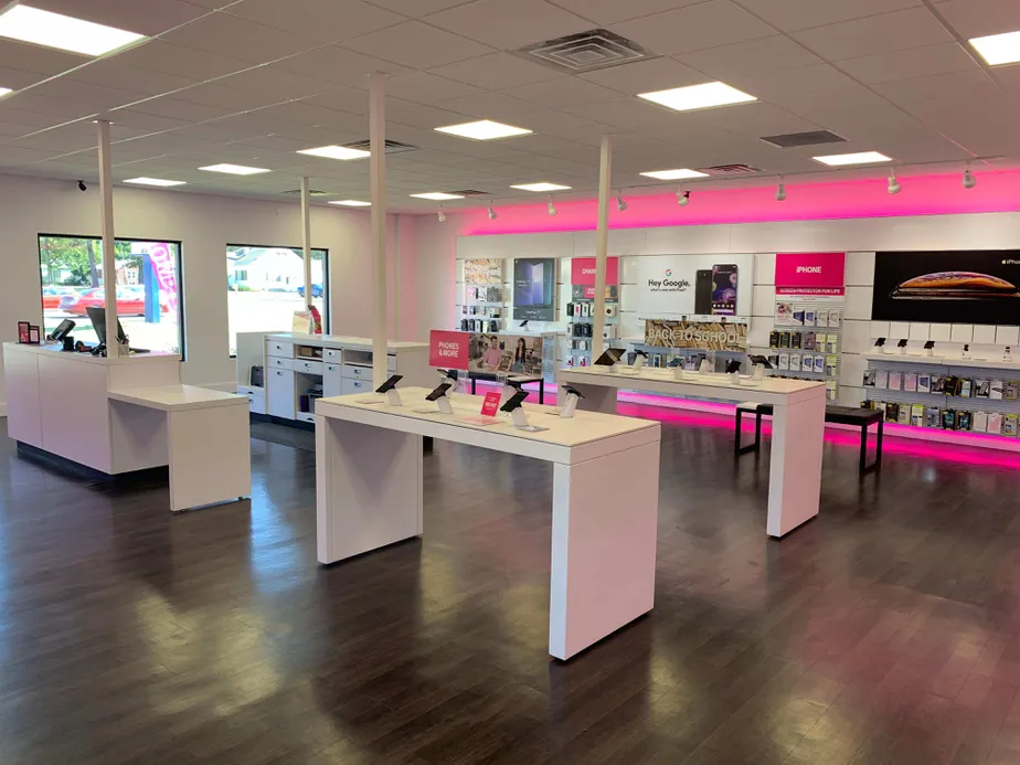  Interior photo of T-Mobile Store at Apple Ave & Quarterline Rd, Muskegon, MI 