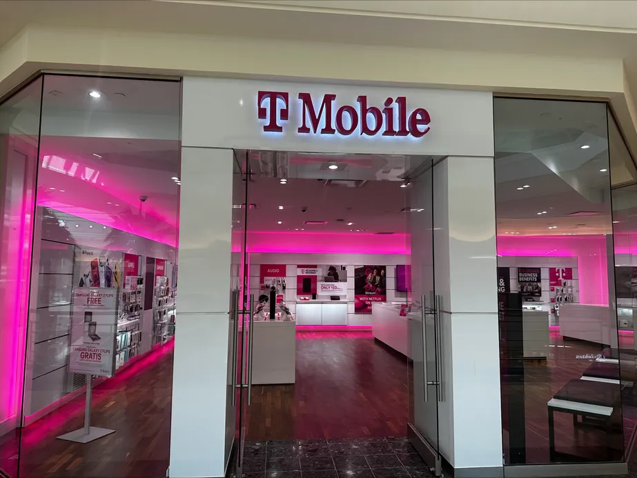 Exterior photo of T-Mobile Store at The Gardens Mall, Palm Beach Gardens, FL