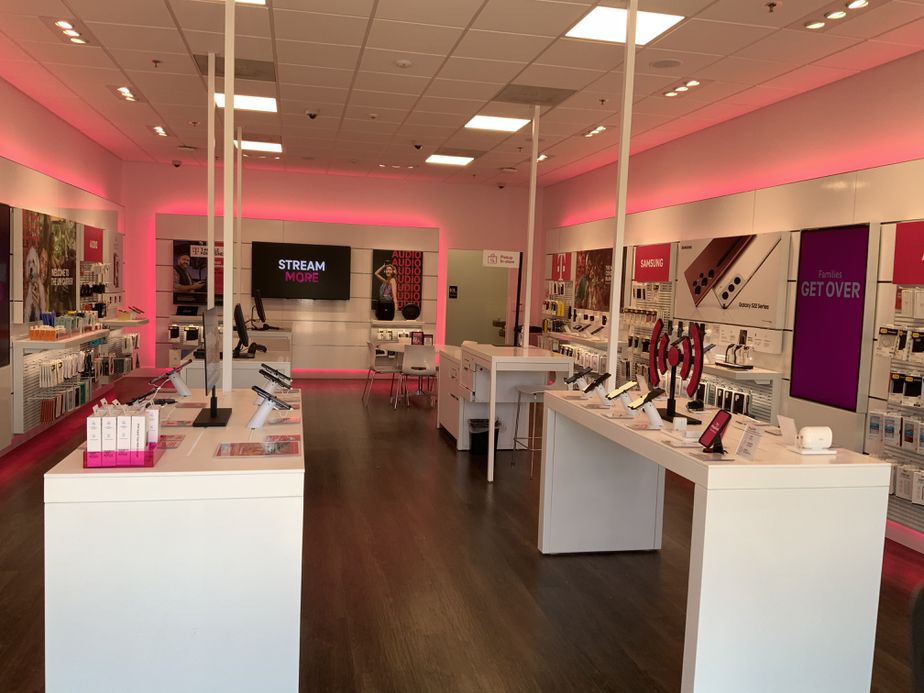 Interior photo of T-Mobile Store at Woodlawn Plaza, O Fallon, MO