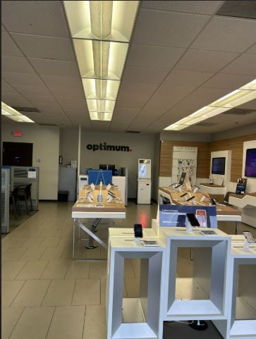  Conroe 8146 Inside Store.jpg 