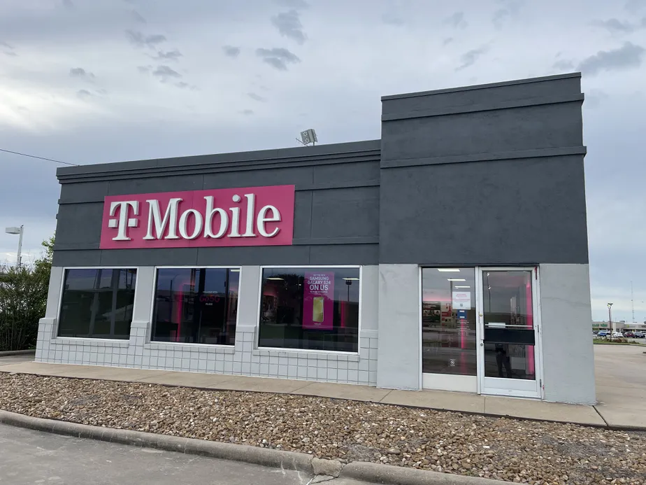  Exterior photo of T-Mobile Store at Gebhardt Rd & Meyer St, Sealy, TX 