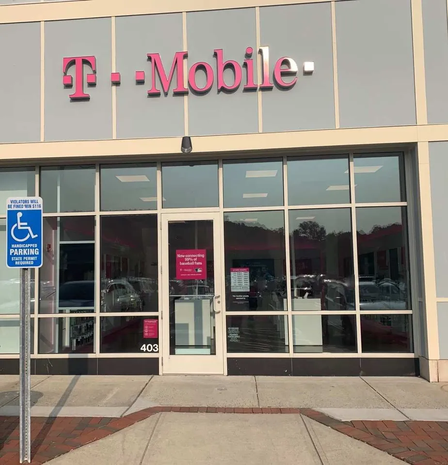Exterior photo of T-Mobile store at Albany Turnpike & Lawton Rd, Canton, CT