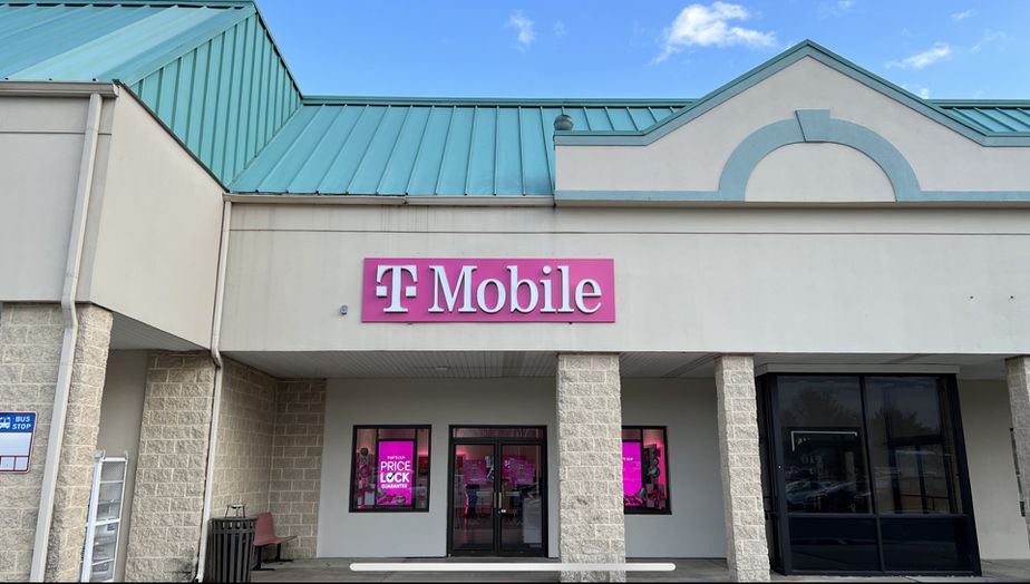 Exterior photo of T-Mobile Store at Washington Square, Chestertown, MD