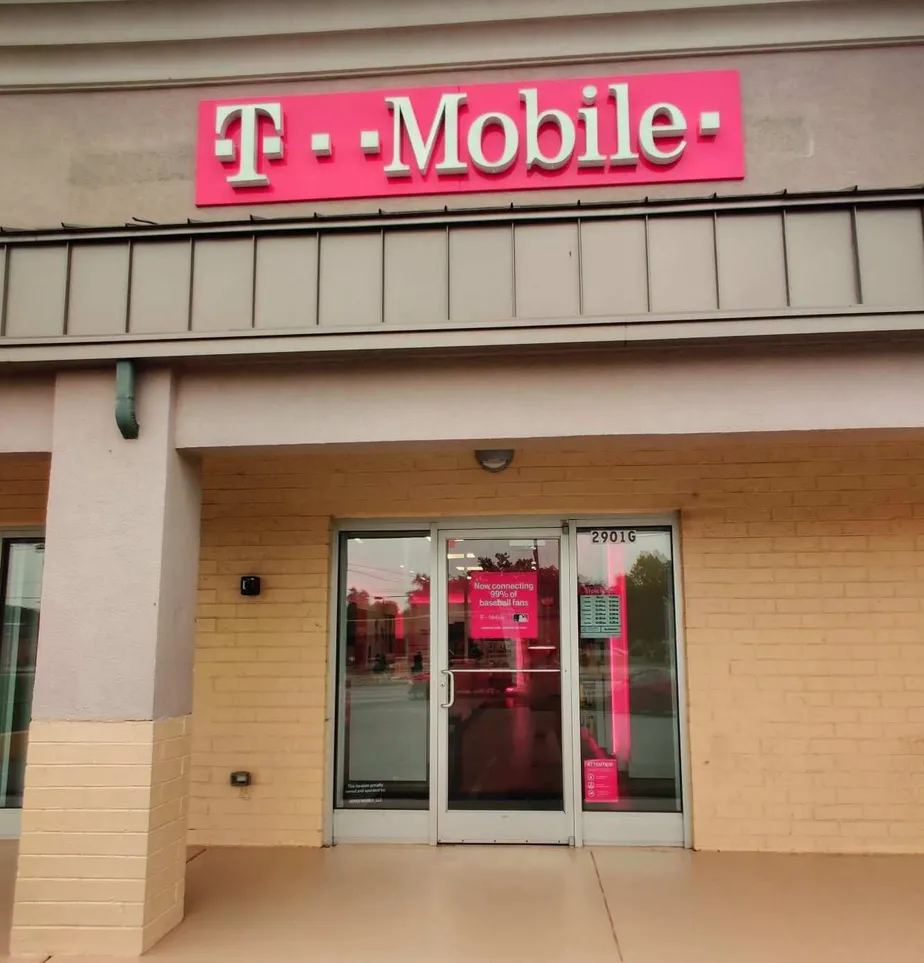 Exterior photo of T-Mobile store at Tazewell Pk & N Broadway St, Knoxville, TN