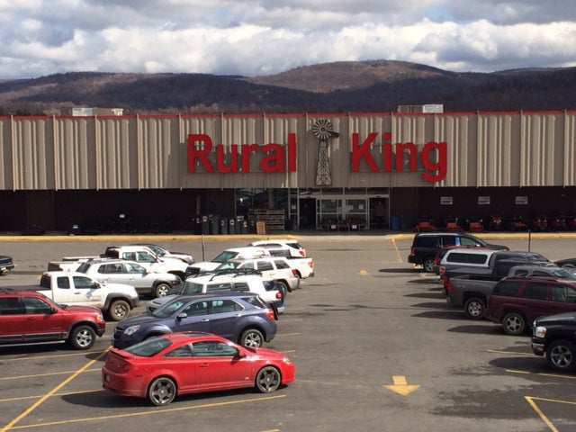 Rural King - Connellsville, PA - 1952 University Dr 