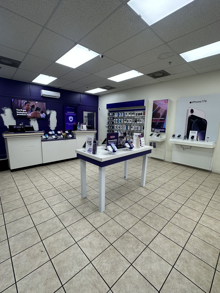 Metro by T-Mobile 602 Newark Shopping Ctr - 602 Newark Shopping Ctr 