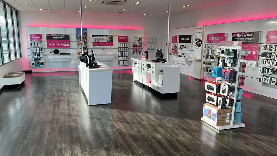 Interior photo of T-Mobile Store at Plaza Bayamon, Bayamon, PR