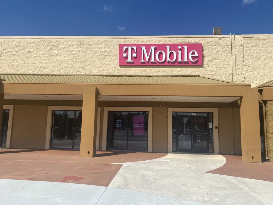 Exterior photo of T-Mobile Store at Dawson Rd & N Westover Blvd, Albany, GA