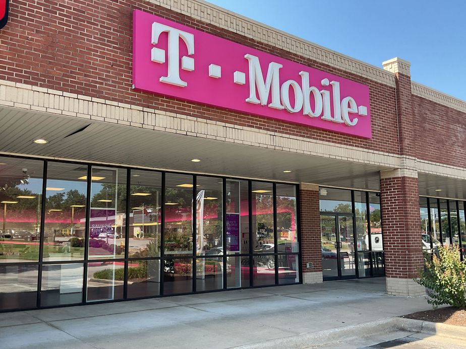 Exterior photo of T-Mobile Store at East Joyce Blvd, Fayetteville, AR