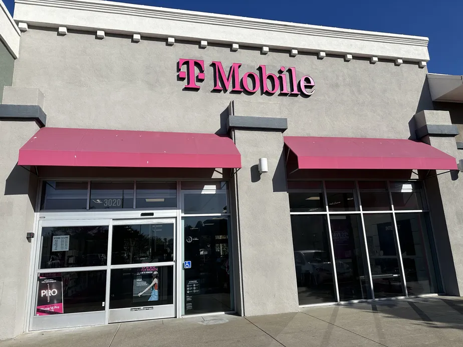  Exterior photo of T-Mobile Store at El Cerrito Plaza, El Cerrito, CA 
