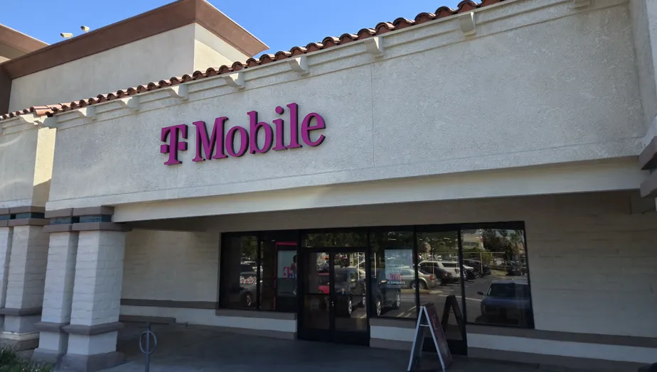  Exterior photo of T-Mobile Store at Paramount Town Center, Paramount, CA 