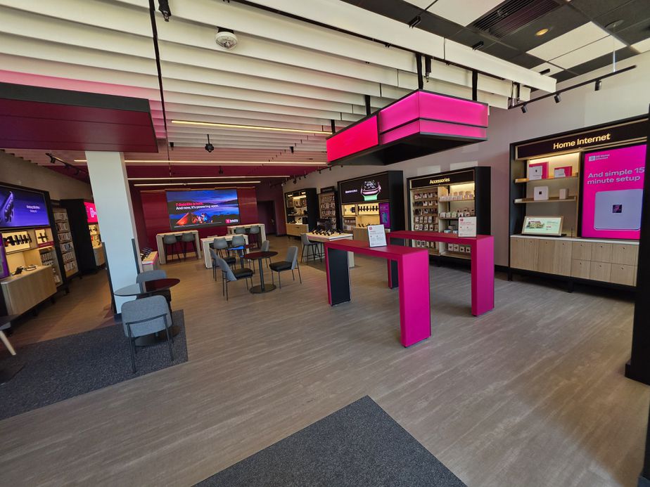  Interior photo of T-Mobile Store at Dulles Retail Pl & Columbia Pl, Sterling, VA 
