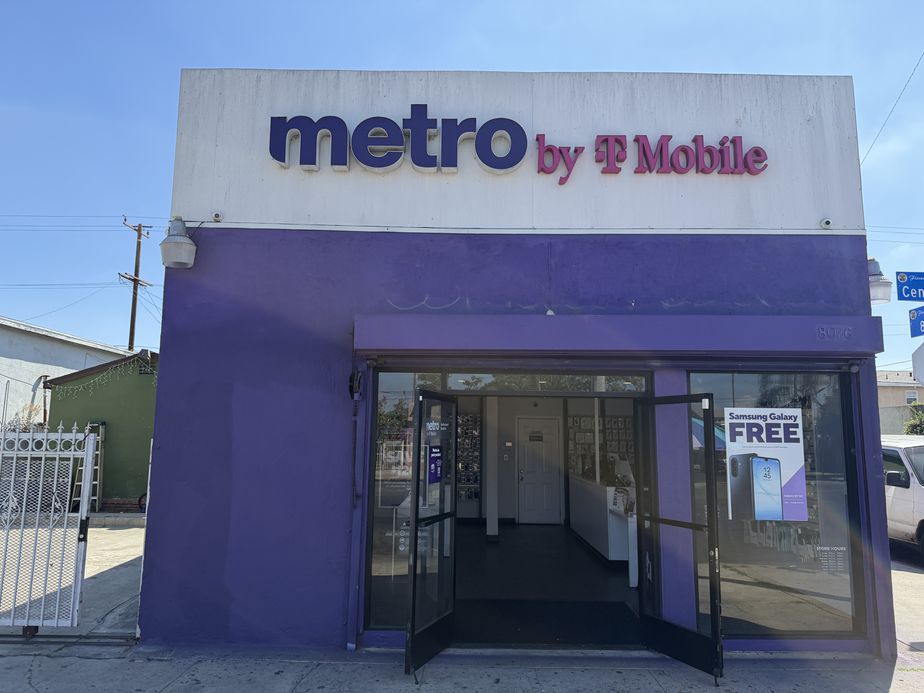 Metro by T-Mobile 8026 S Central Ave - 8026 S Central Ave 