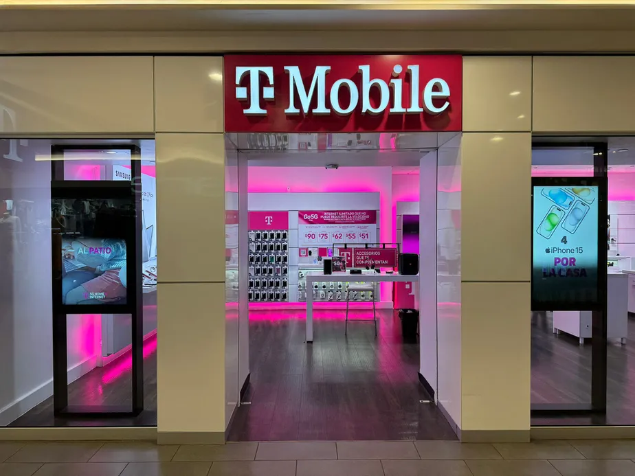  Exterior photo of T-Mobile Store at San Patricio Plaza, Guaynabo, PR 