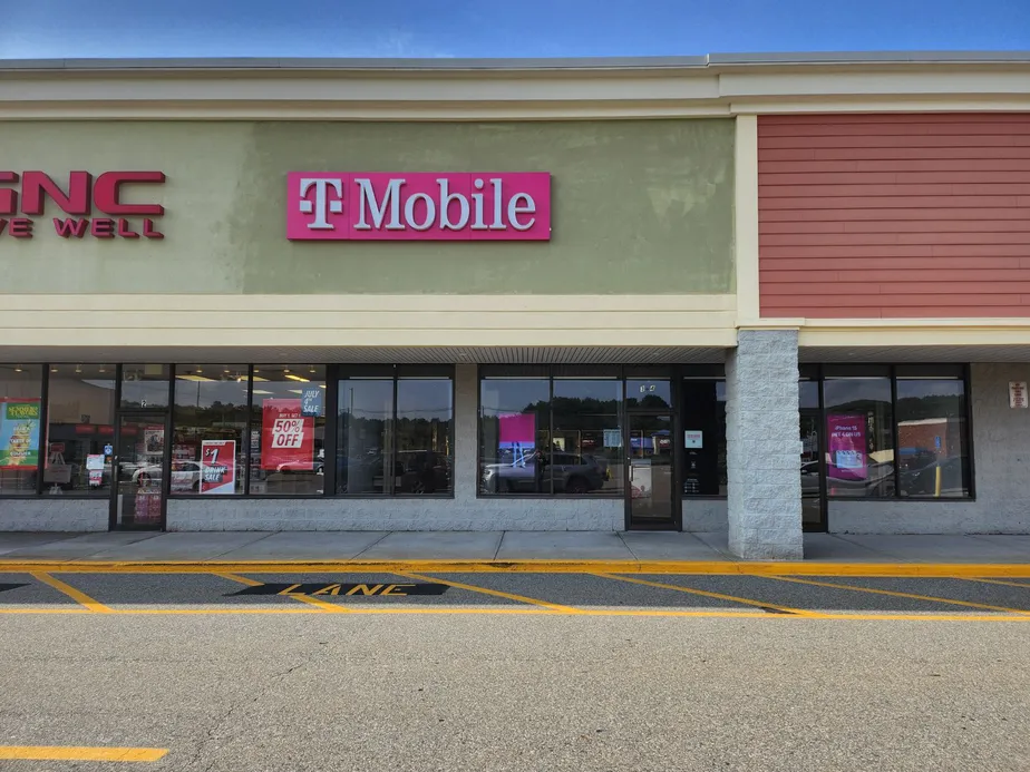  Exterior photo of T-Mobile Store at Shaw's Plaza, Raynham, MA 