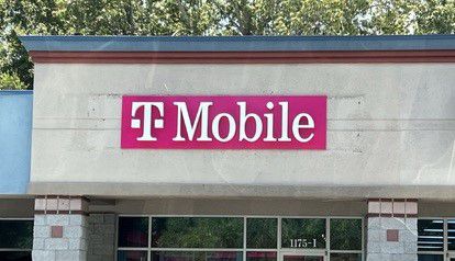 Exterior photo of T-Mobile Store at Queensborough Plaza, Charleston, SC