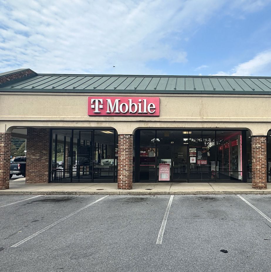 Exterior photo of T-Mobile Store at Maddex Square, Shepherdstown, WV