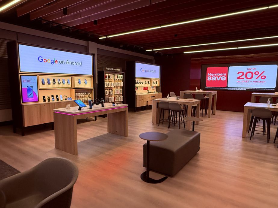  Interior photo of T-Mobile Store at Forest Ave & Barrett, Staten Island, NY 