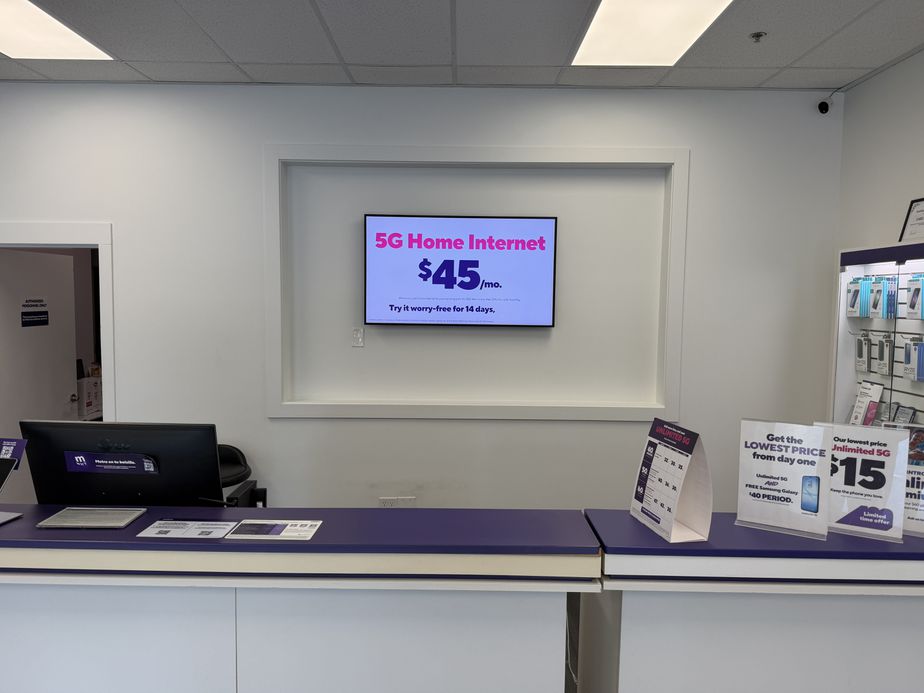 Metro by T-Mobile 11601 Canyon Road E, - 11601 Canyon Road E, 