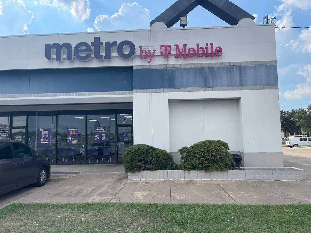 Metro by T-Mobile 5858 S Gessner Rd | Houston, TX