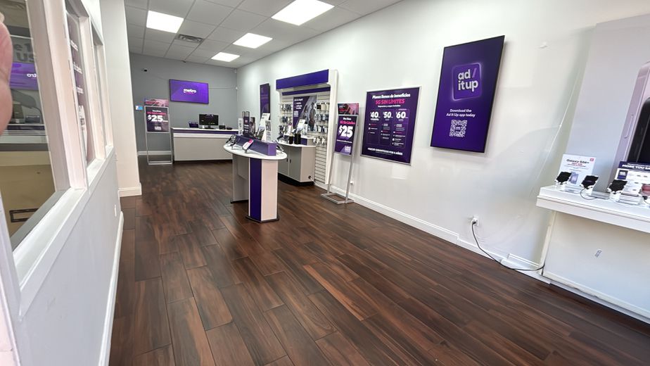 Metro by T-Mobile 43 Main St - 43 Main St