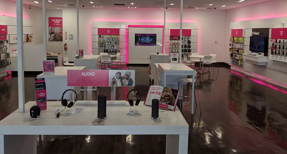  Interior photo of T-Mobile Store at Hastings Ranch, Pasadena, CA 