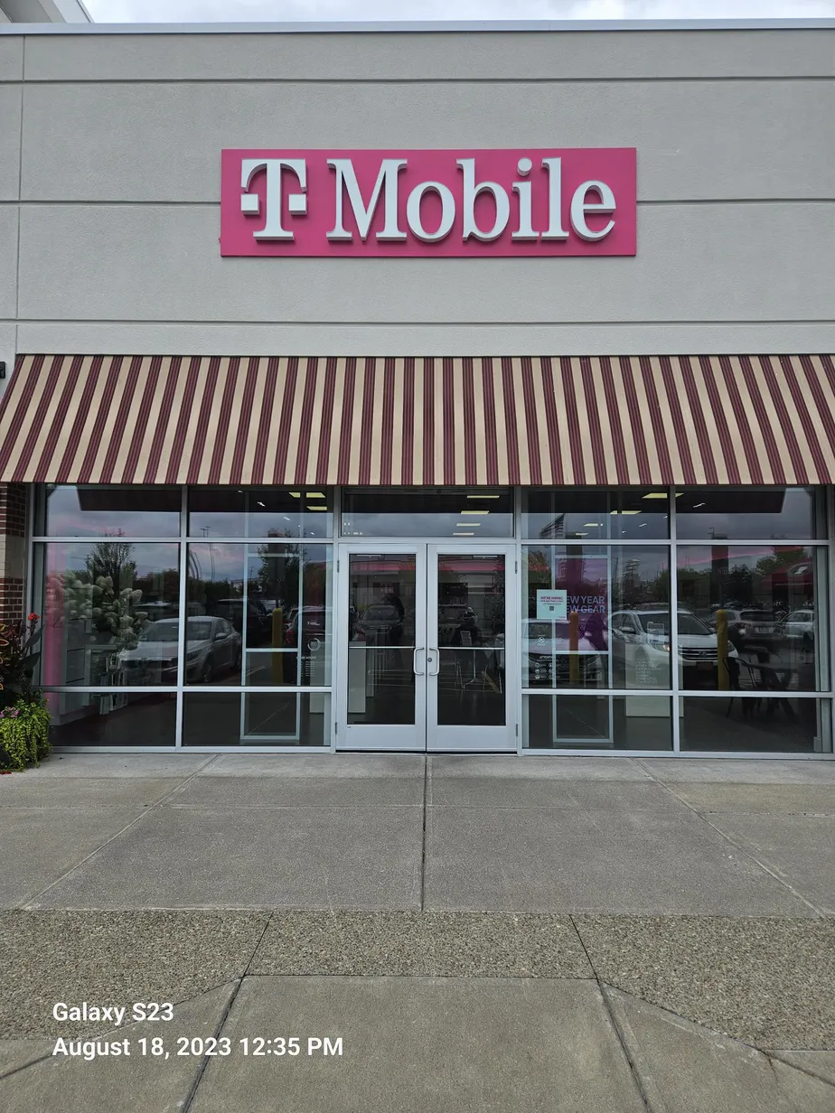Exterior photo of T-Mobile Store at Marketview Commons on Jefferson Rd, Rochester, NY