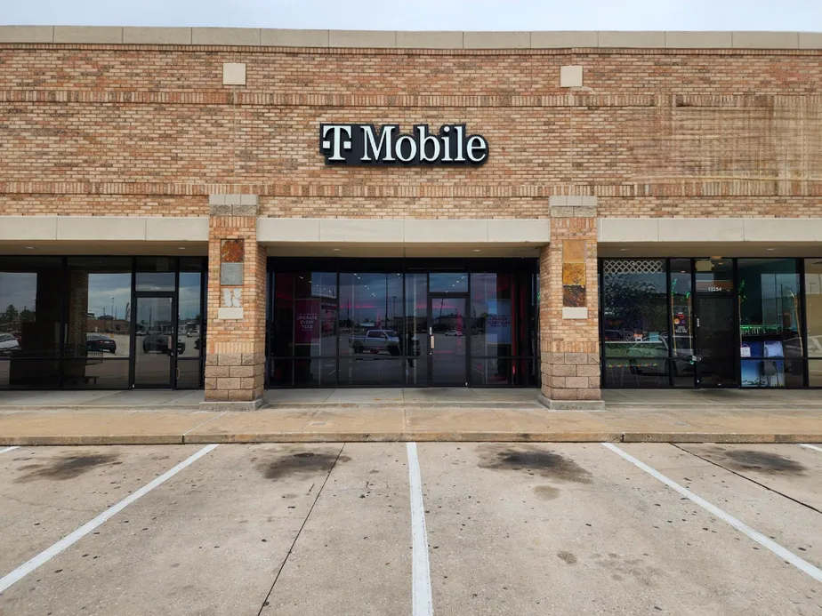 Exterior photo of T-Mobile Store at Eldridge Town Center, Houston, TX
