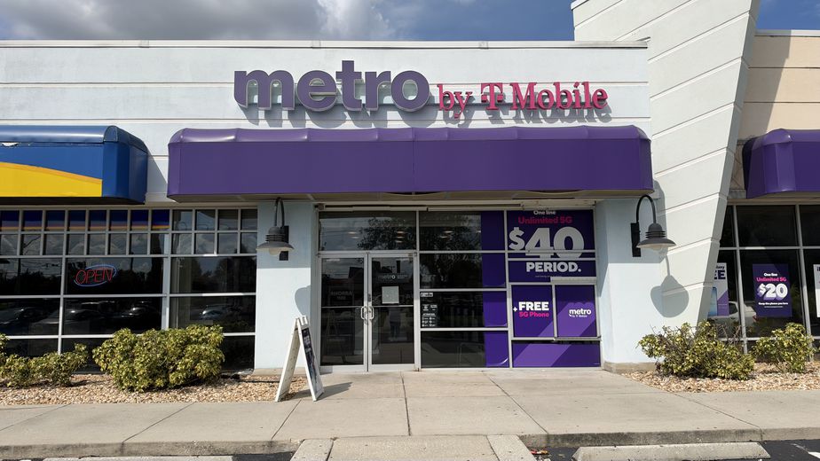 Metro by T-Mobile 1453 Sand Lake Road - 1453 Sand Lake Road 