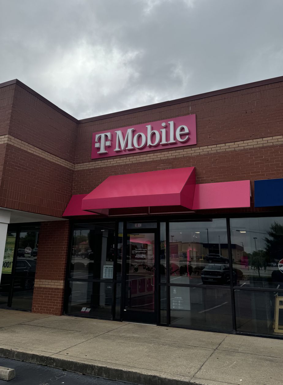 Exterior photo of T-Mobile Store at S Main St & W Butler Rd, Mauldin, SC
