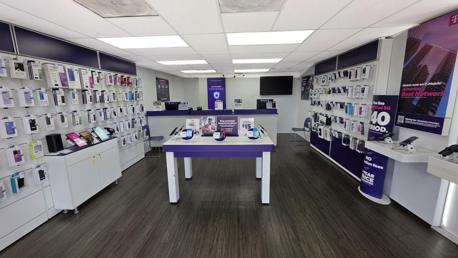 Metro by T-Mobile 2811 E Park Row Dr - 2811 E Park Row Dr 