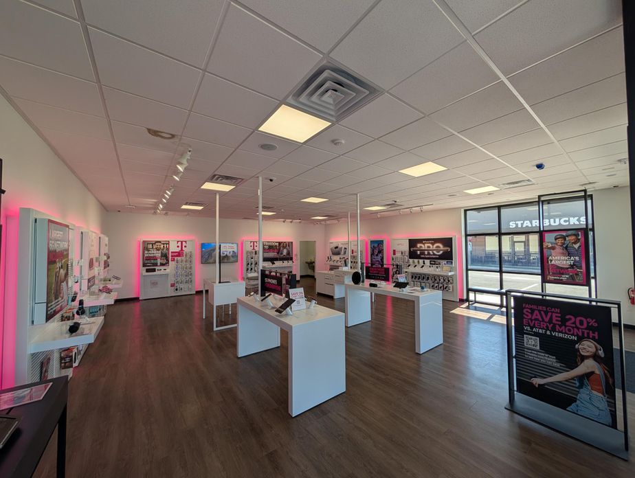 Interior photo of T-Mobile Store at US-129 & I-10, Live Oak, FL