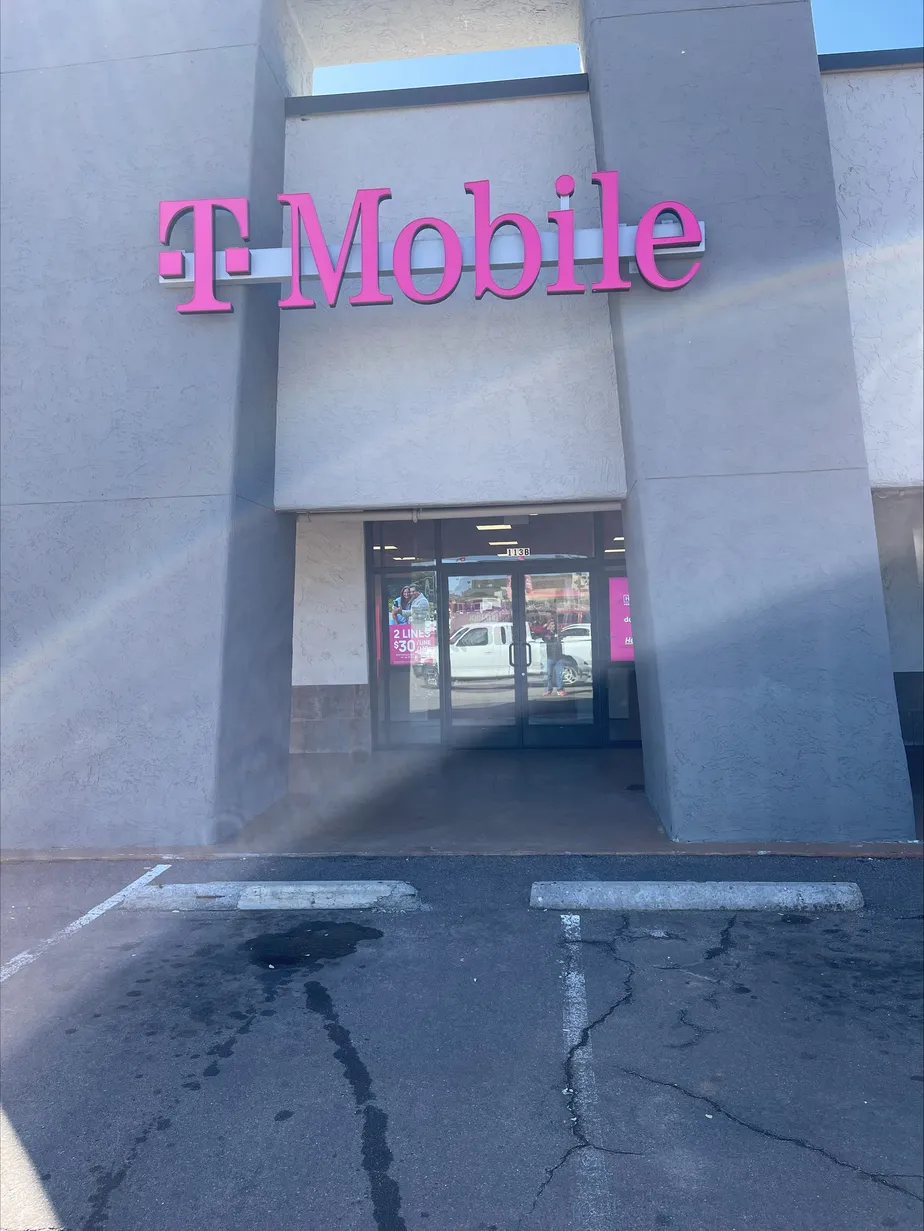  Exterior photo of T-Mobile Store at E Hwy 260 & N Beeline Hwy, Payson, AZ 